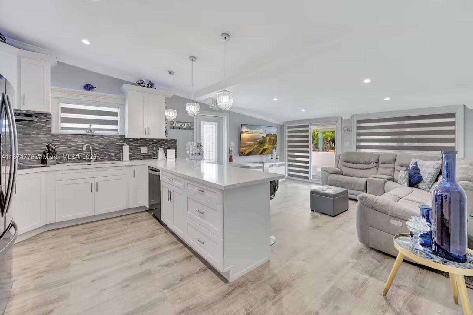 VENICE KEY VACCAS - Residential