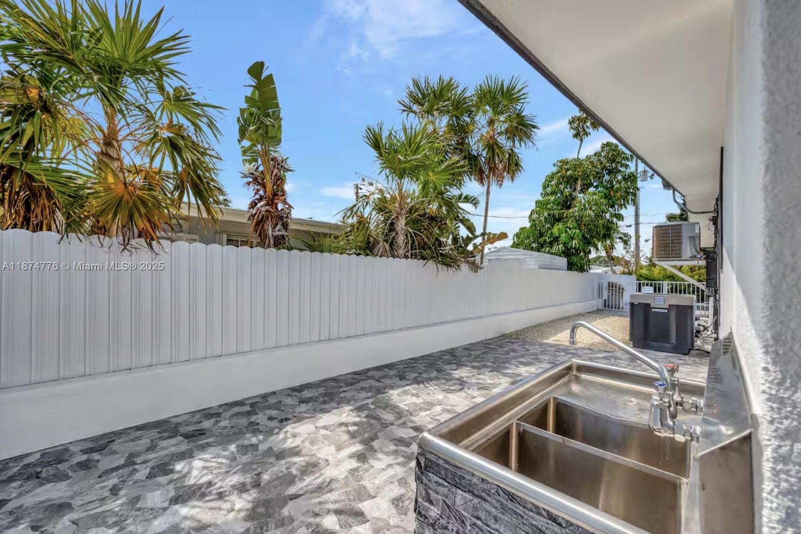 VENICE KEY VACCAS - Residential