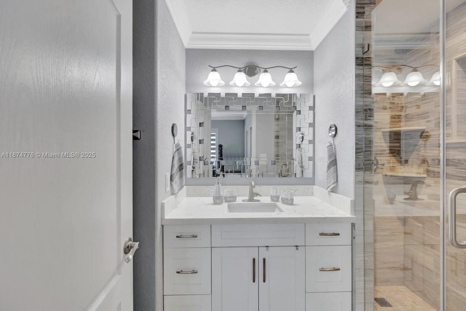 VENICE KEY VACCAS - Residential