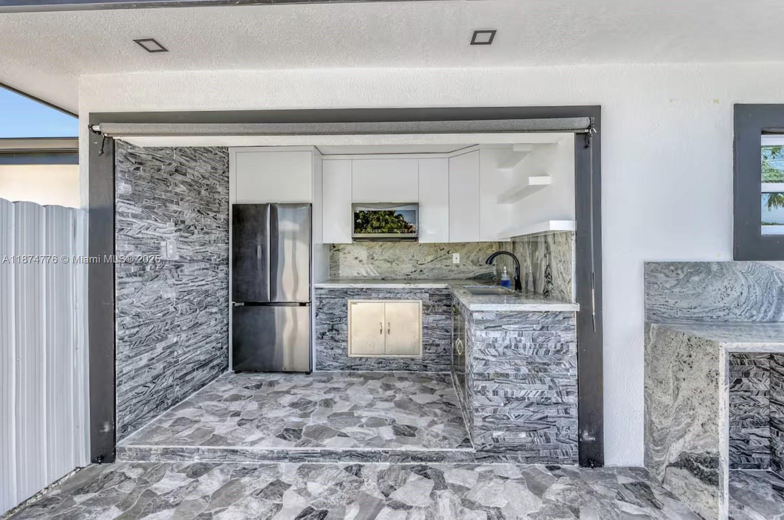 VENICE KEY VACCAS - Residential