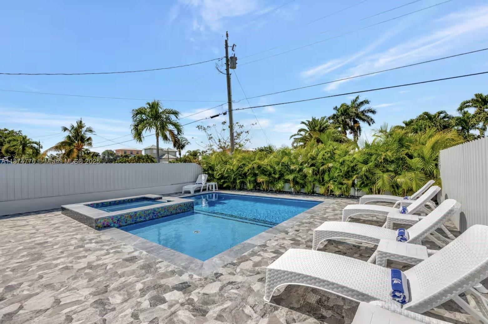 VENICE KEY VACCAS - Residential