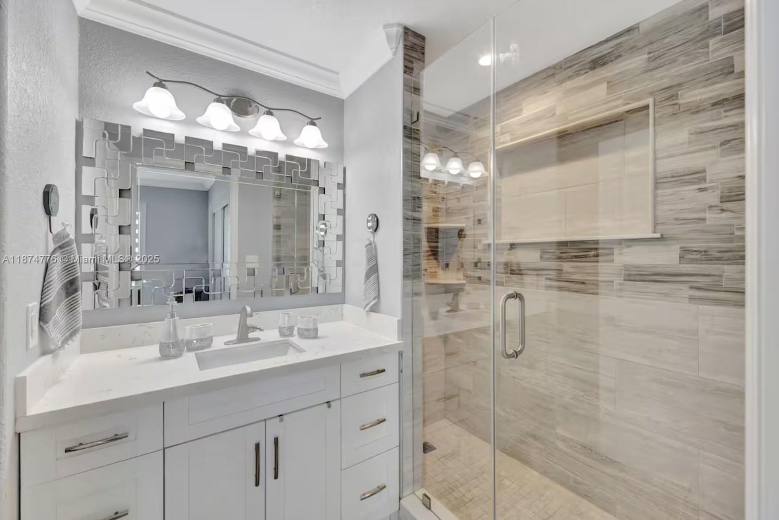 VENICE KEY VACCAS - Residential