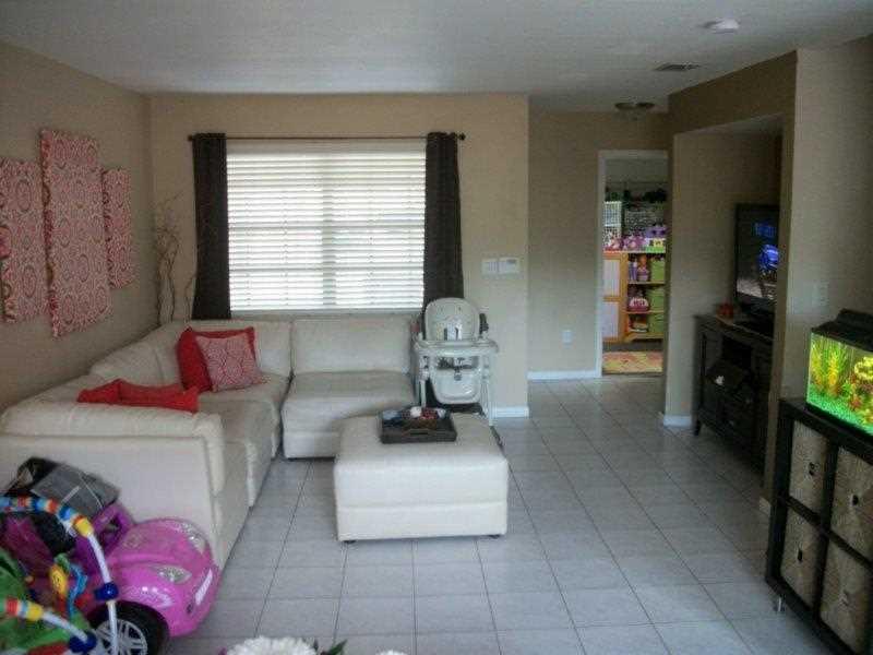 LA MAISON AT THE HAMMOCKS - Residential Lease