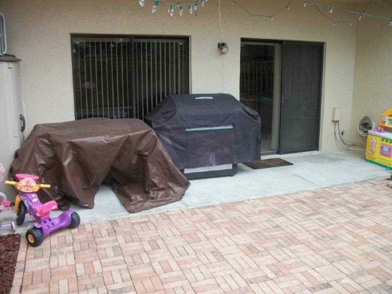 LA MAISON AT THE HAMMOCKS - Residential Lease