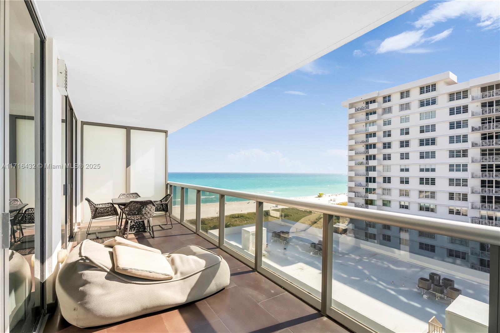 5875 Collins Ave 1004