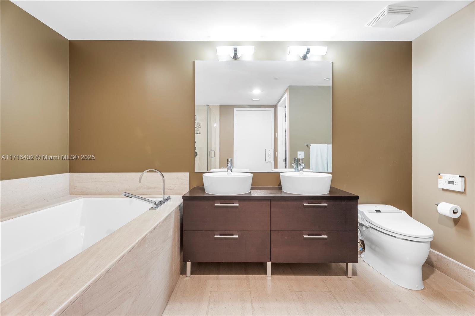 MEI CONDO - Residential