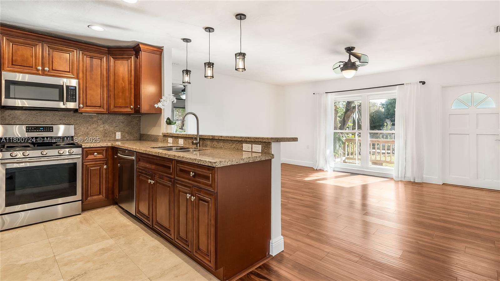 YELLOWSTONE PARK AMEN PLA - Residential Lease