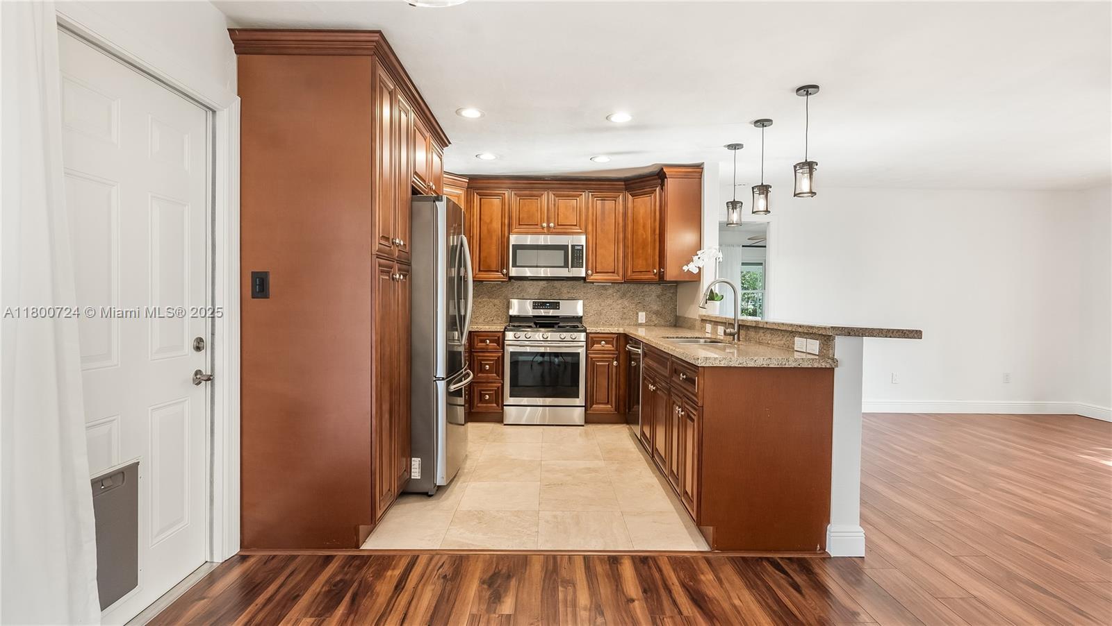 YELLOWSTONE PARK AMEN PLA - Residential Lease