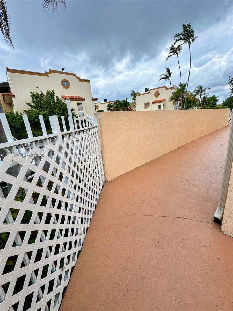 THE GABLES III TOWNHOMES - Residential Lease