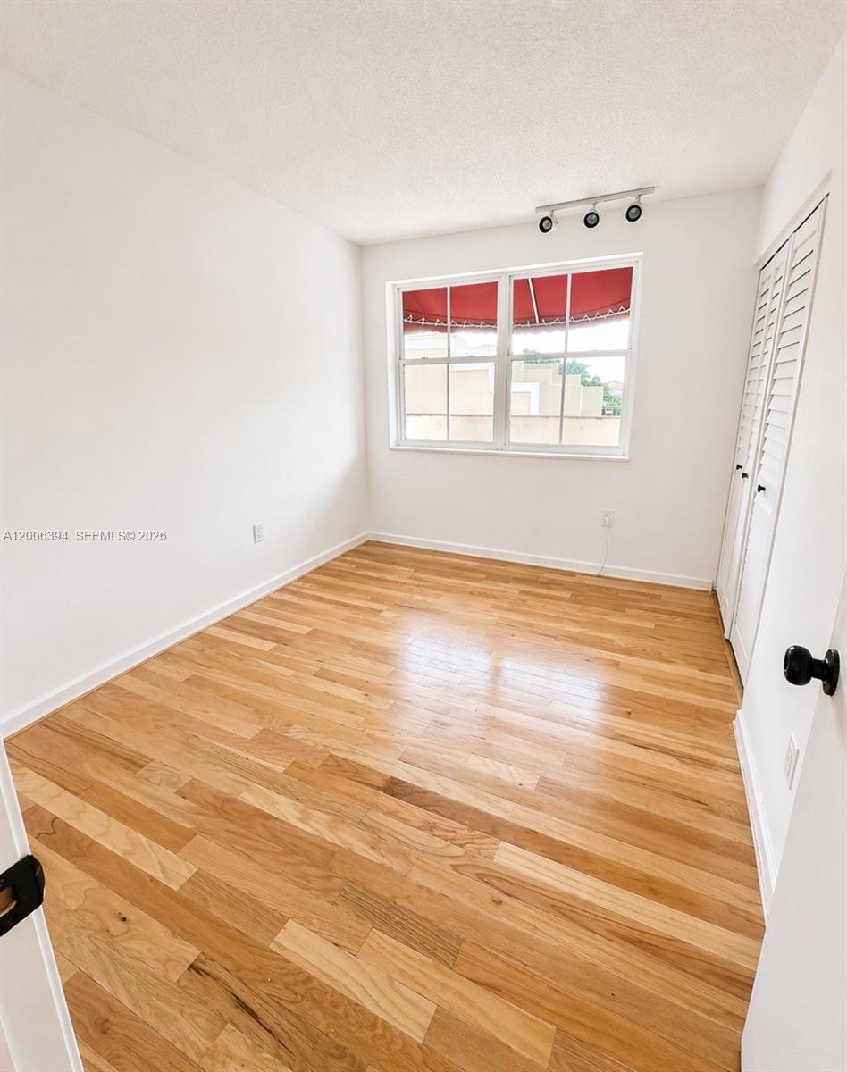 THE GABLES III TOWNHOMES - Residential Lease