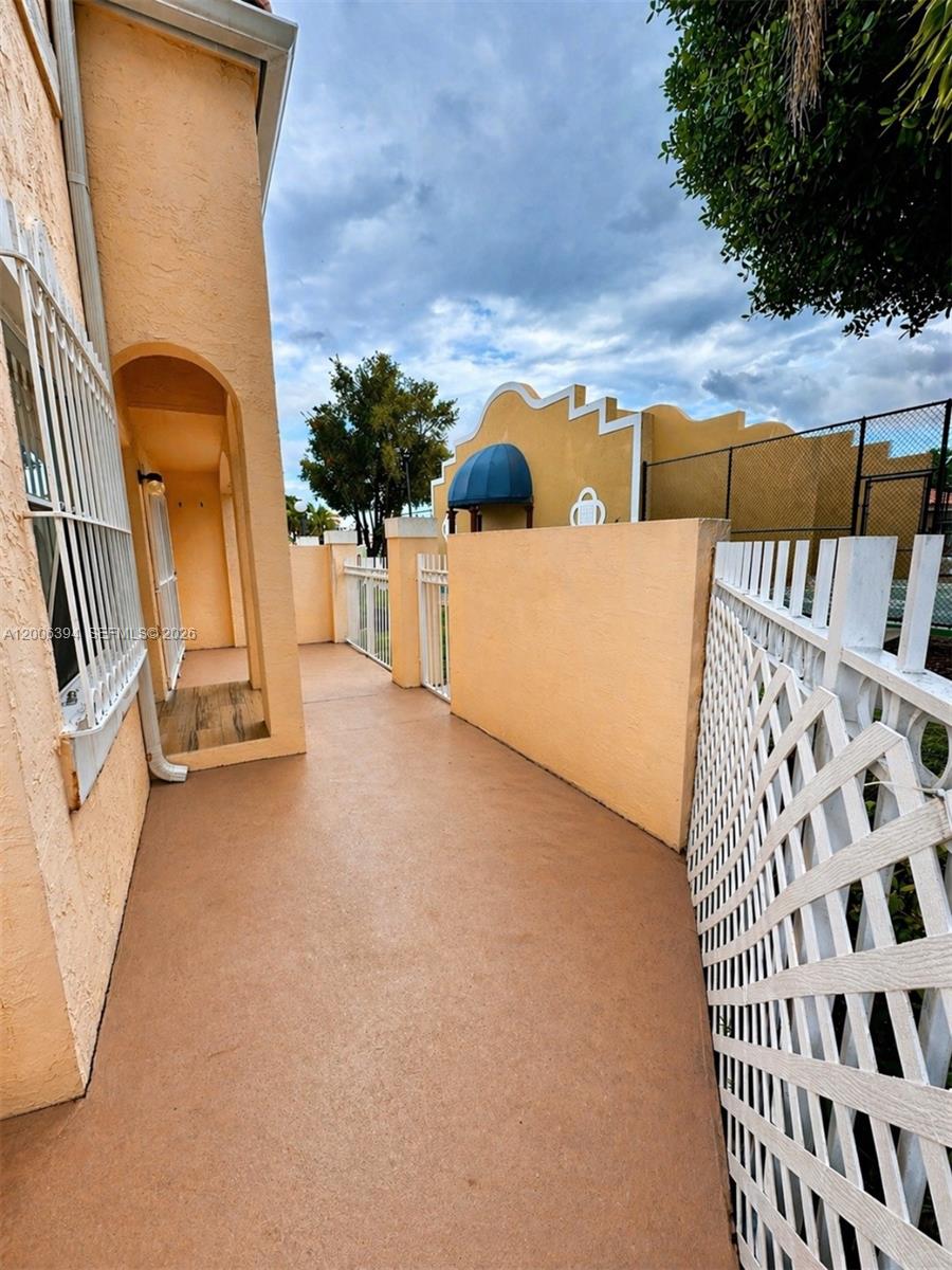 THE GABLES III TOWNHOMES - Residential Lease