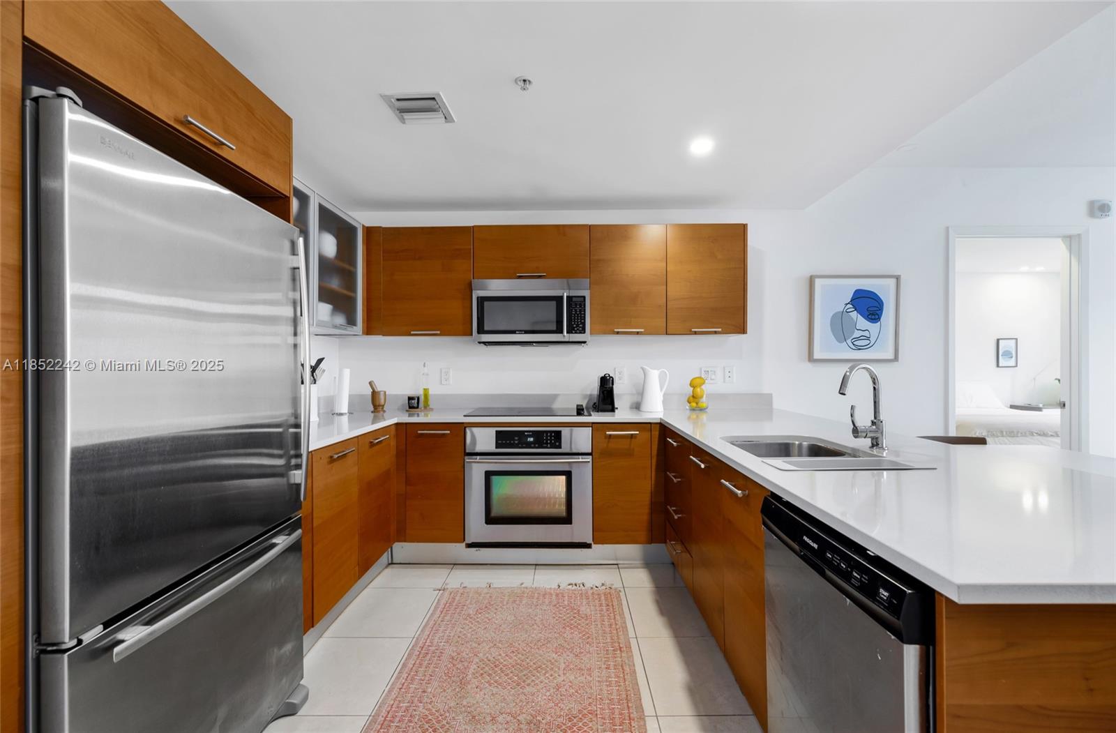3250 NE 1st Ave 605
