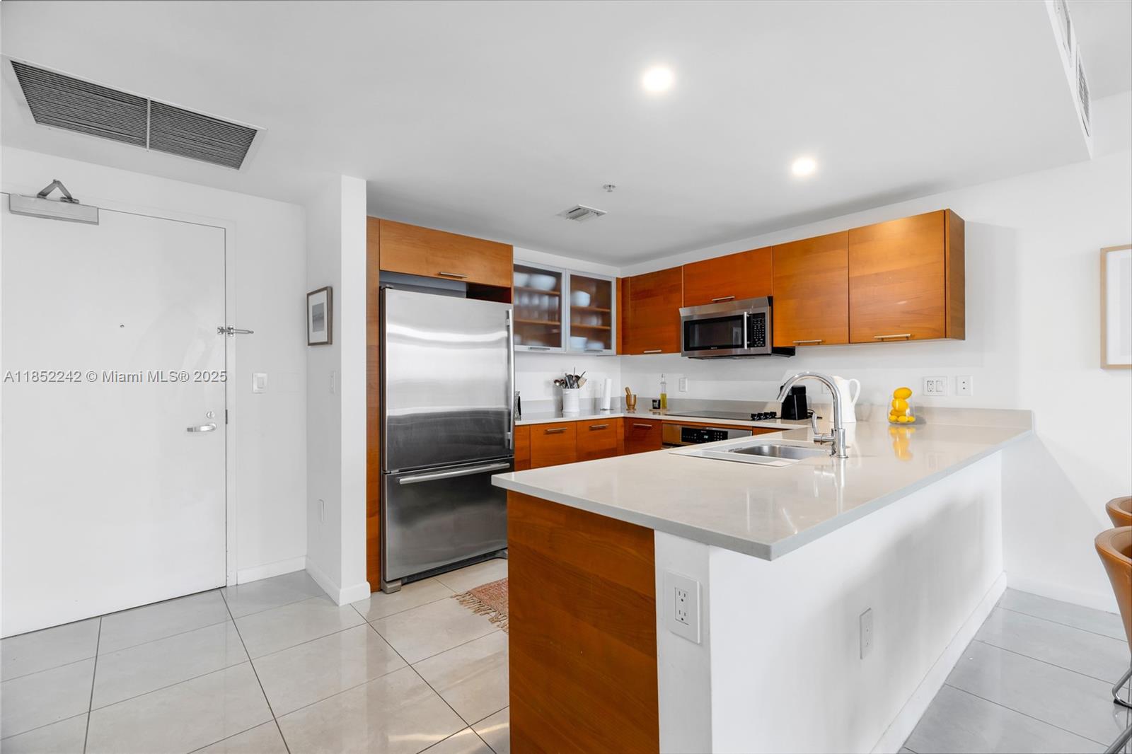 3250 NE 1st Ave 605