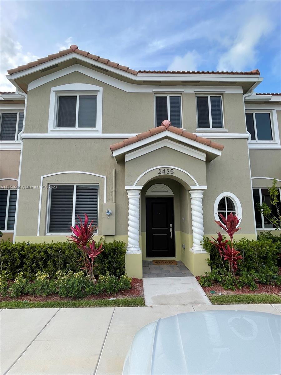 TOWNS AT SEASCAPE - Residential