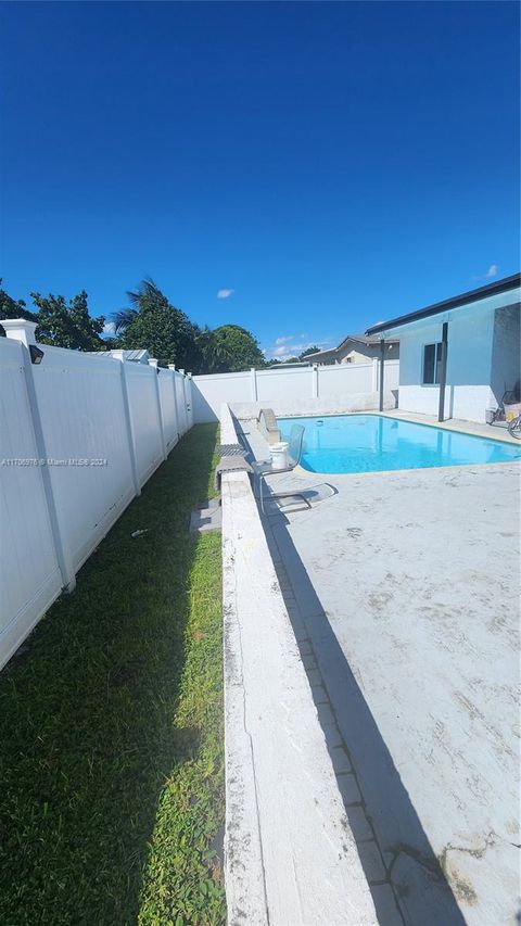 A home in Lauderdale Lakes