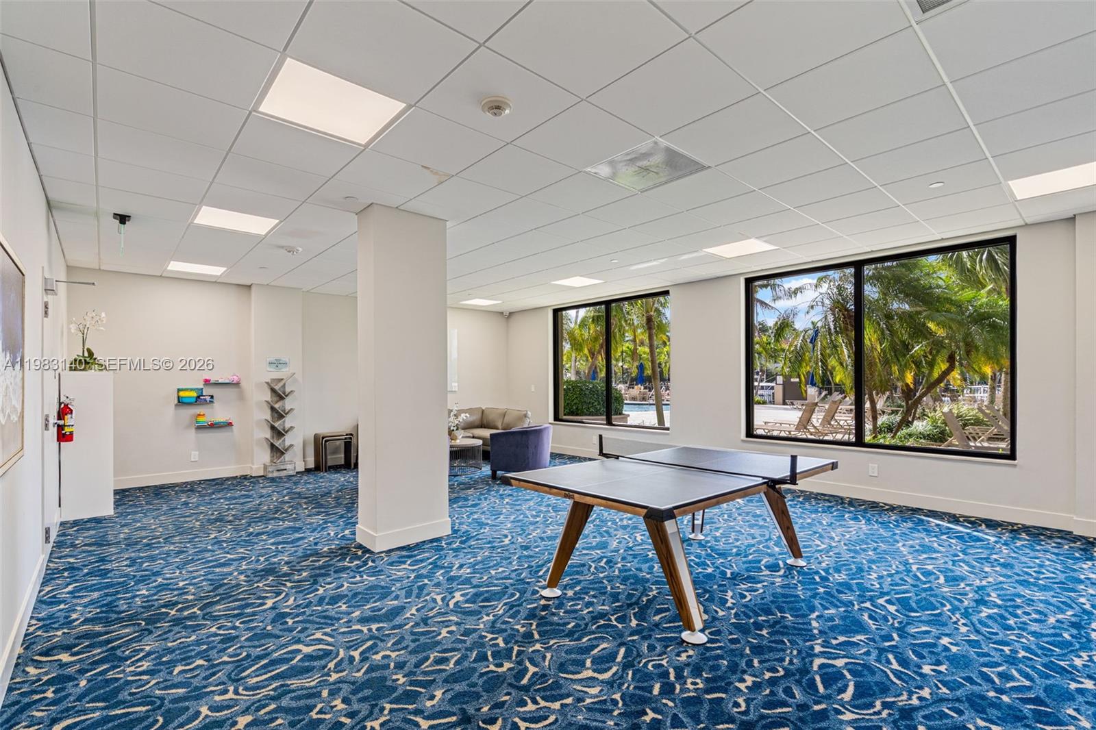 GABLES WATERWAY TOWERS CO - Residential Lease