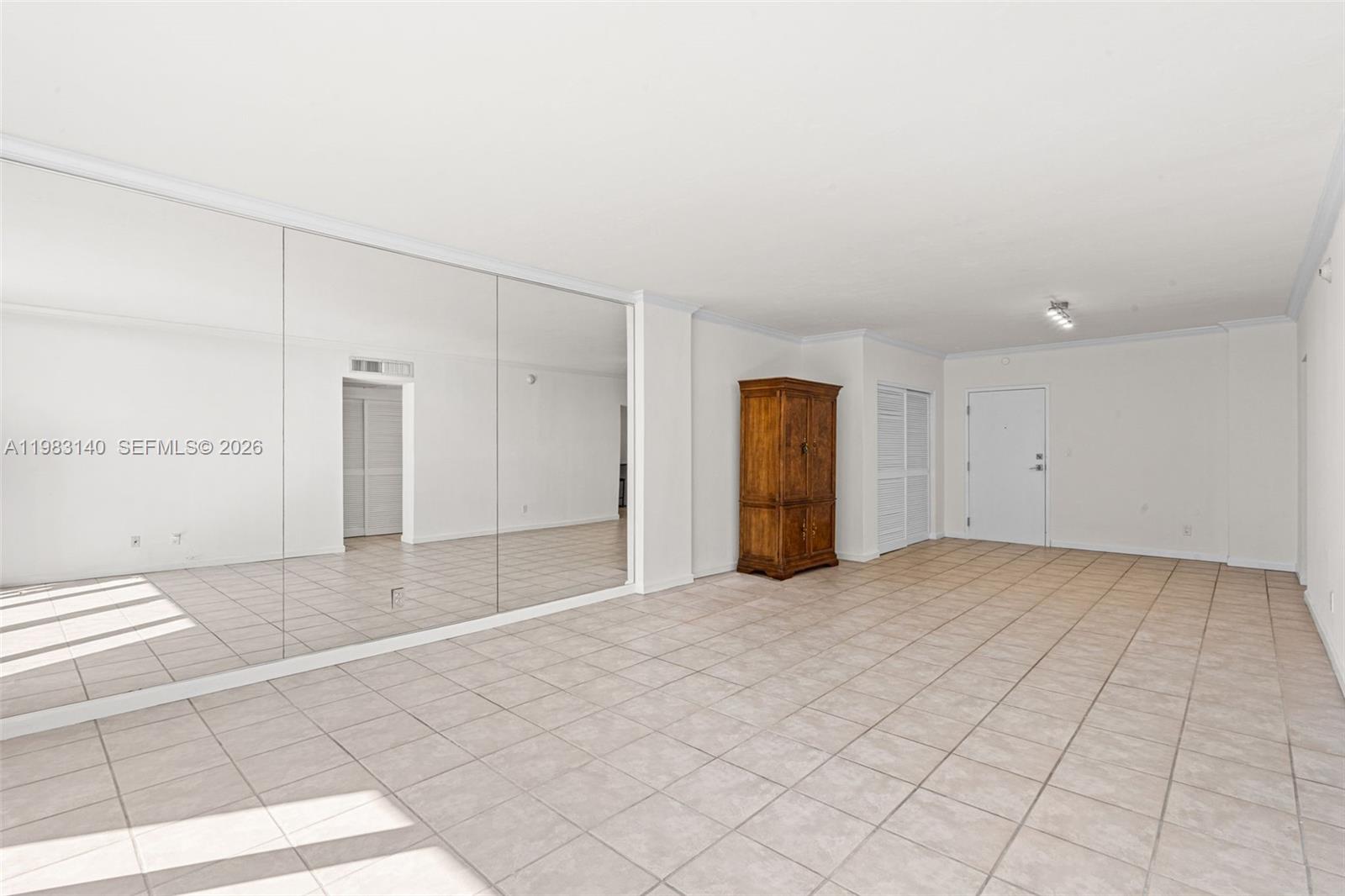 GABLES WATERWAY TOWERS CO - Residential Lease