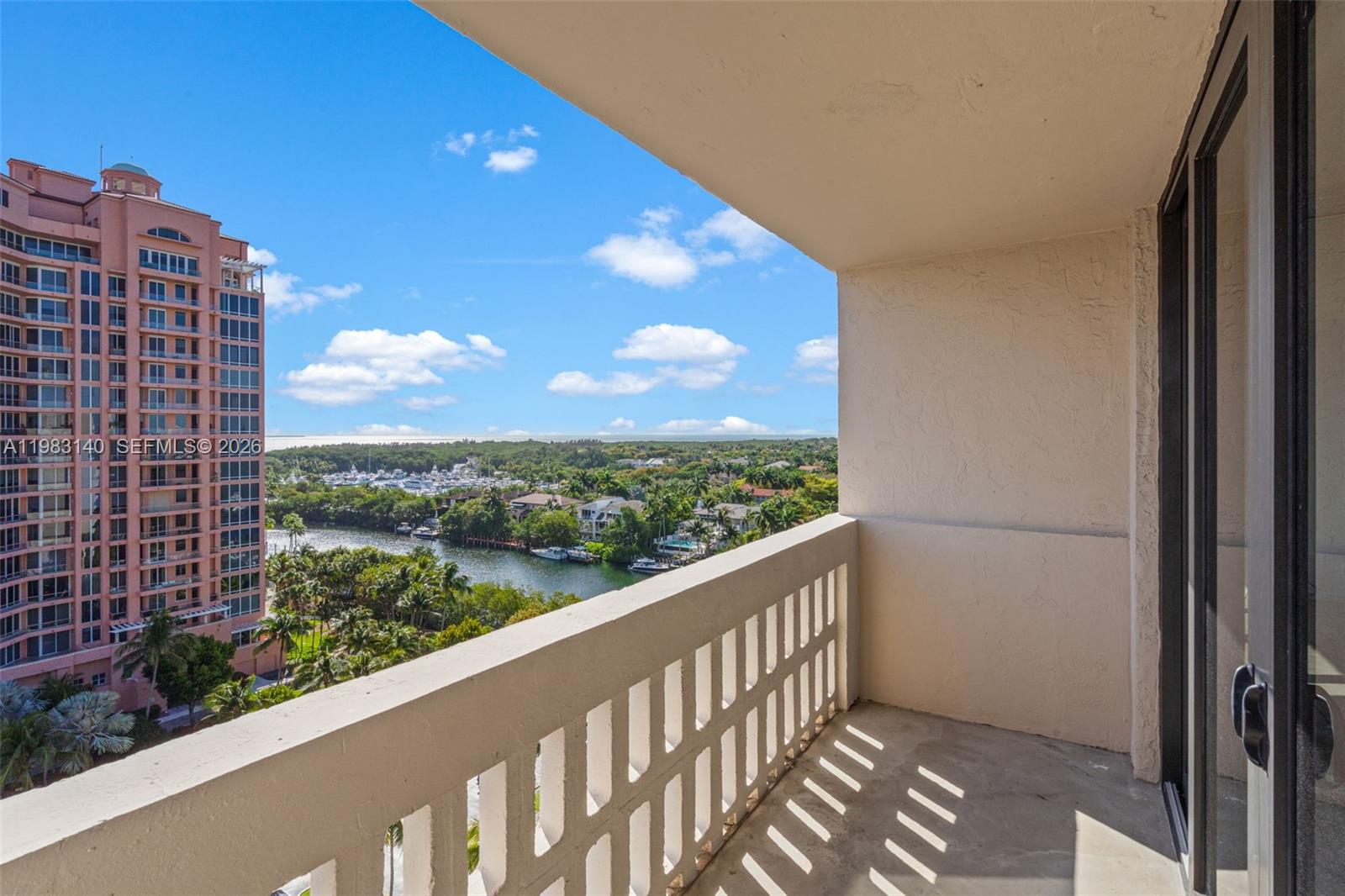 GABLES WATERWAY TOWERS CO - Residential Lease