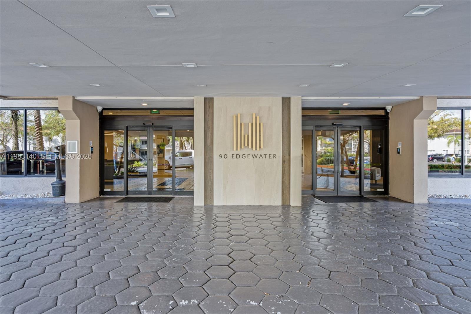 90 Edgewater Dr 1216