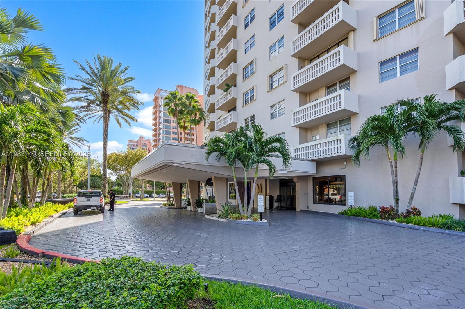 90 Edgewater Dr 1216