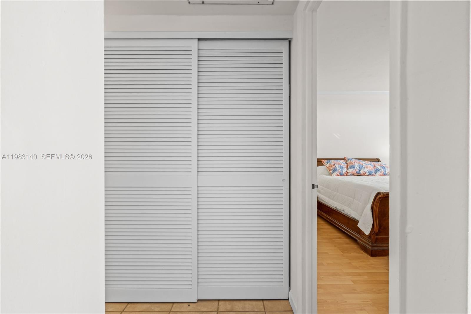 GABLES WATERWAY TOWERS CO - Residential Lease