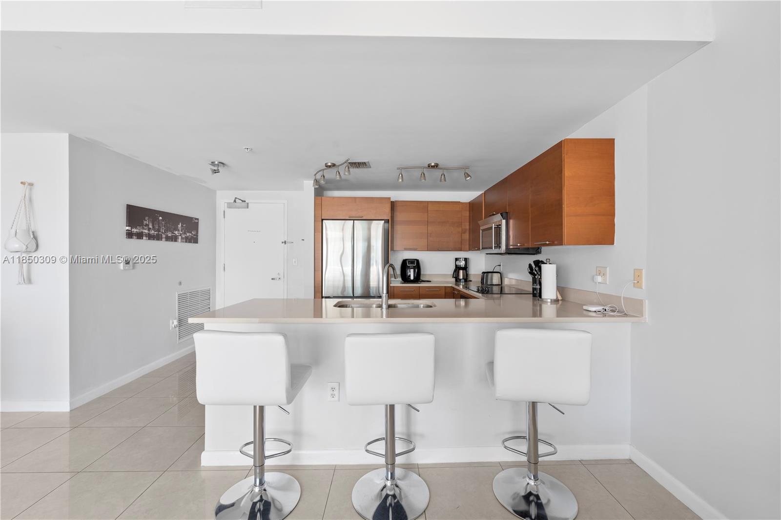 3250 NE 1st Ave 917
