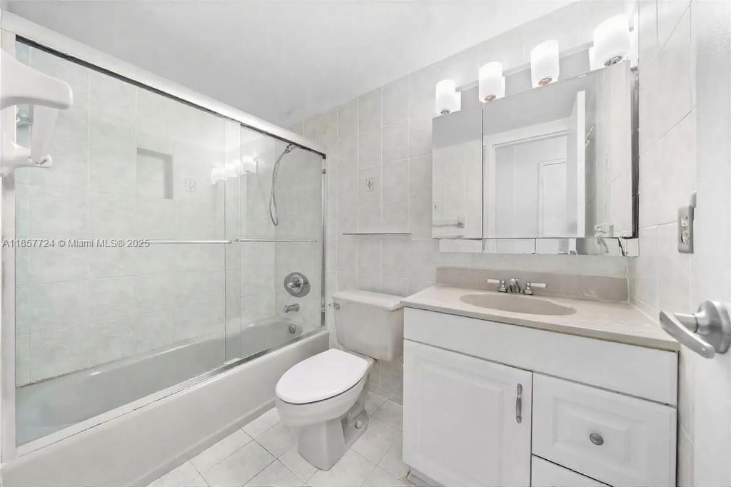 BAYVIEW TERR CONDO - Residential