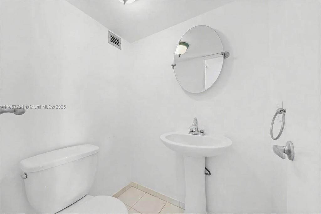 BAYVIEW TERR CONDO - Residential