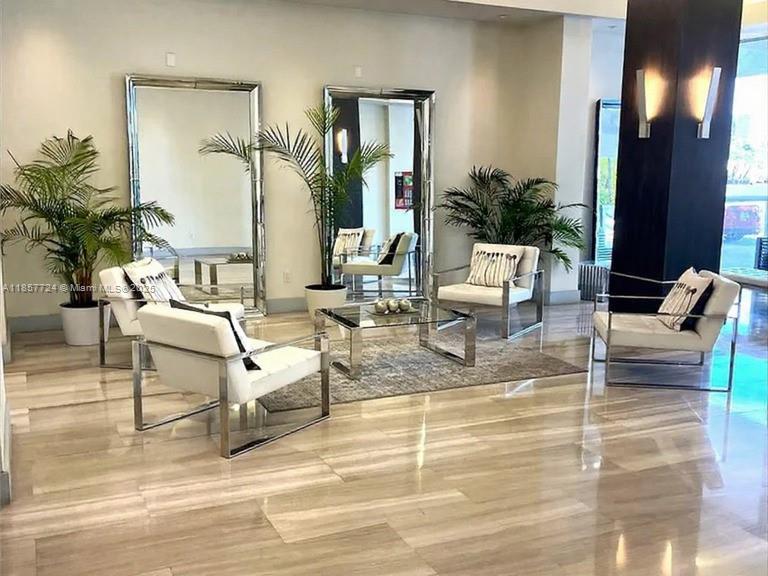 BAYVIEW TERR CONDO - Residential