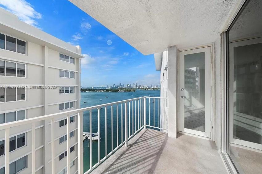 1228 West Ave 1415