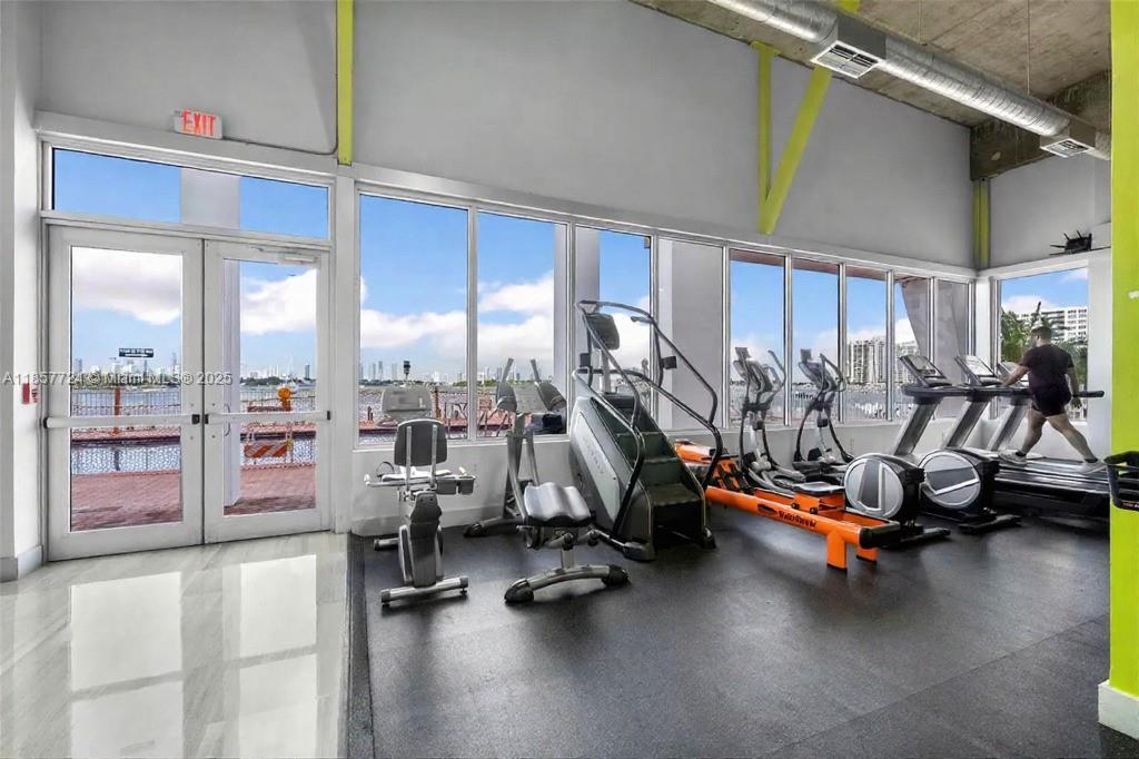 BAYVIEW TERR CONDO - Residential