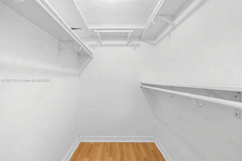 BAYVIEW TERR CONDO - Residential