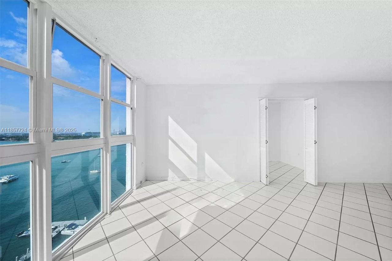 1228 West Ave 1415