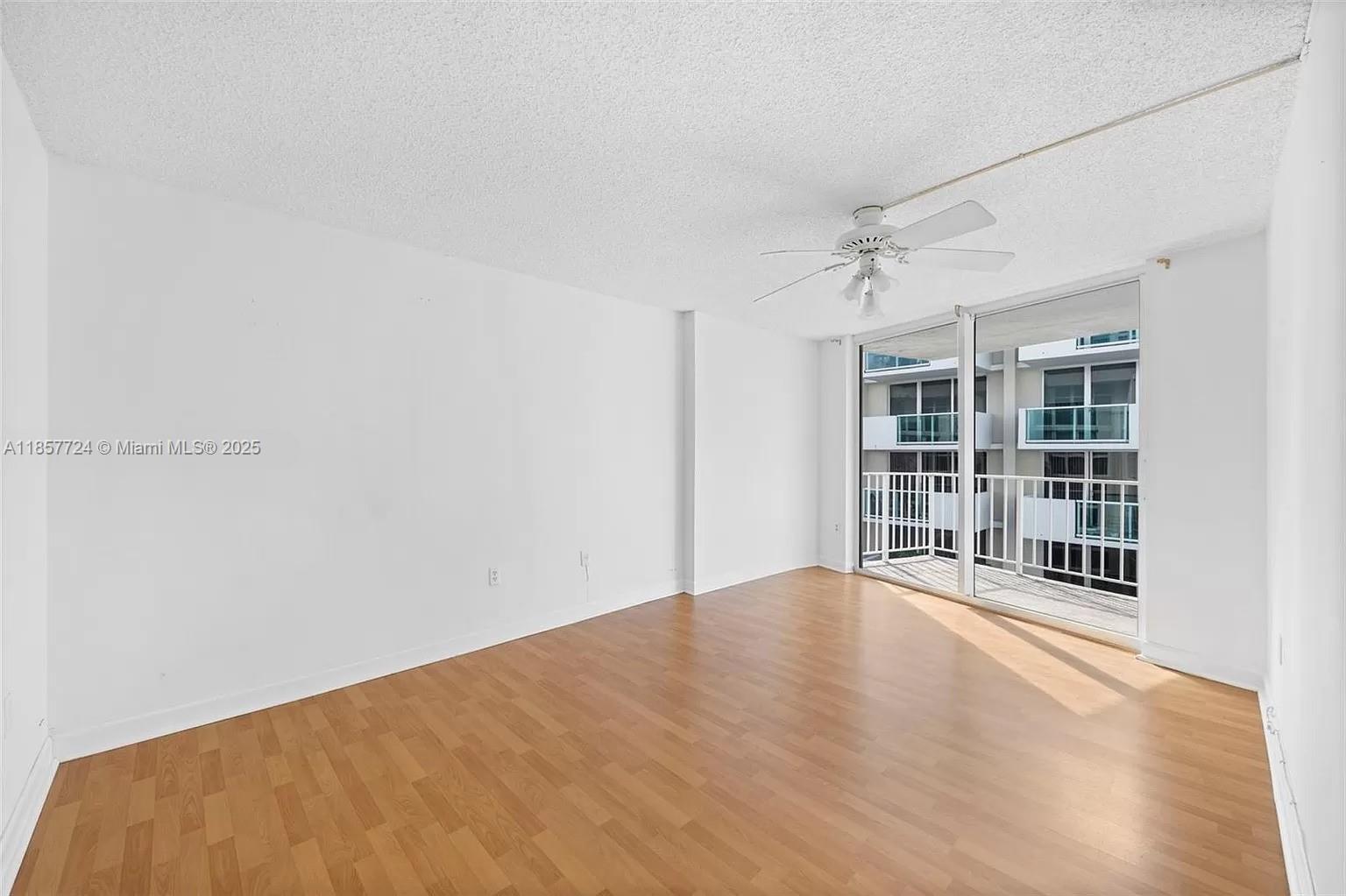 BAYVIEW TERR CONDO - Residential