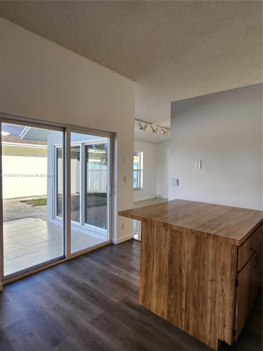 COUNTRYSIDE WEST - Residential