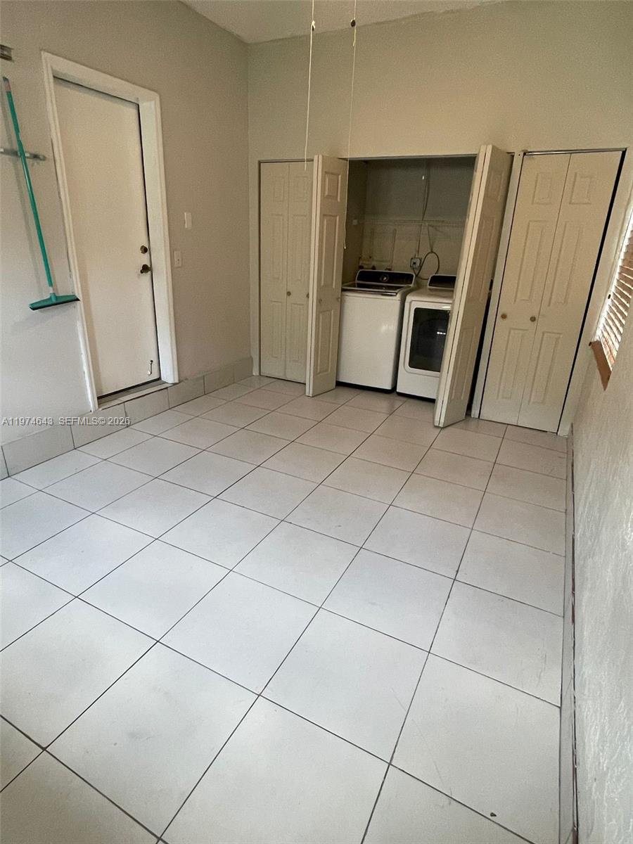 EMERALD POINTE - Residential Lease