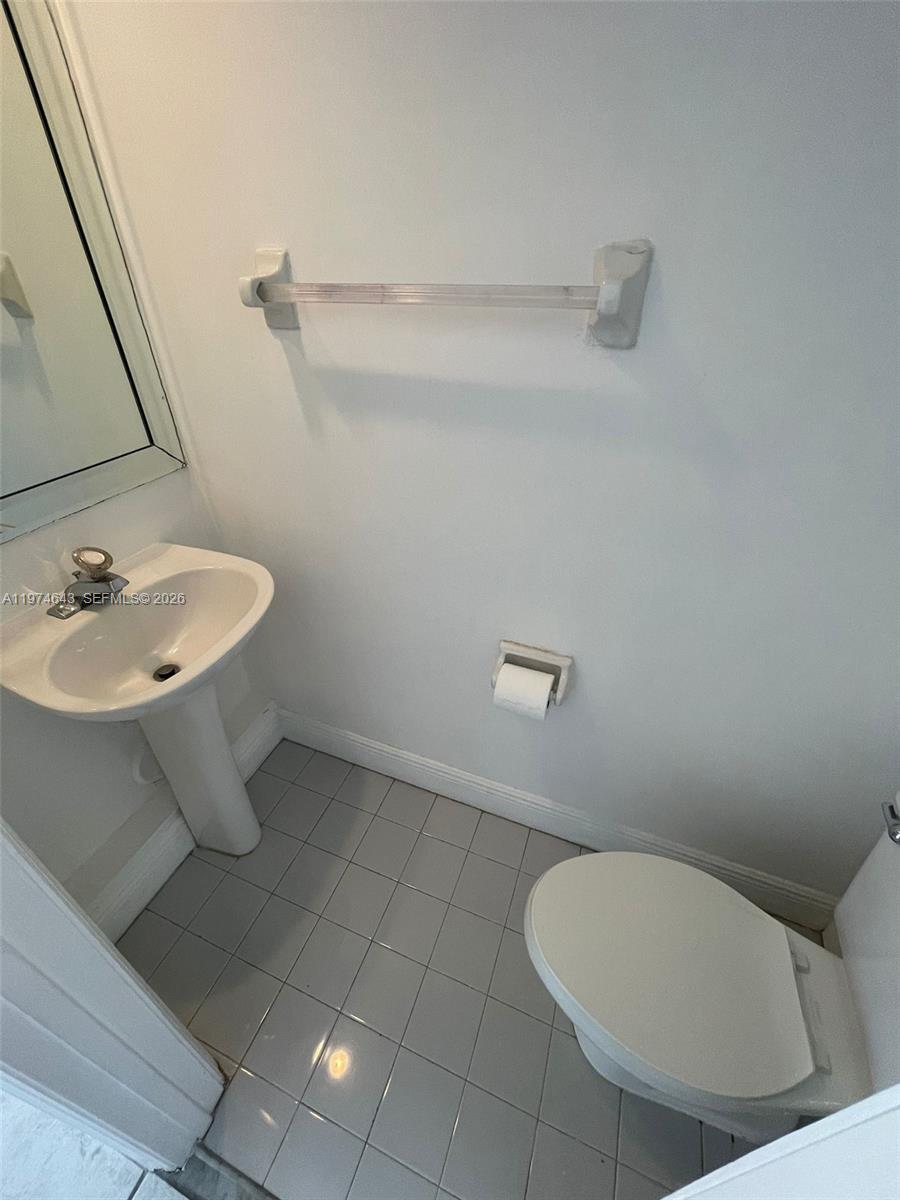 EMERALD POINTE - Residential Lease