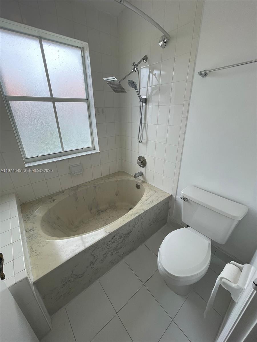 EMERALD POINTE - Residential Lease