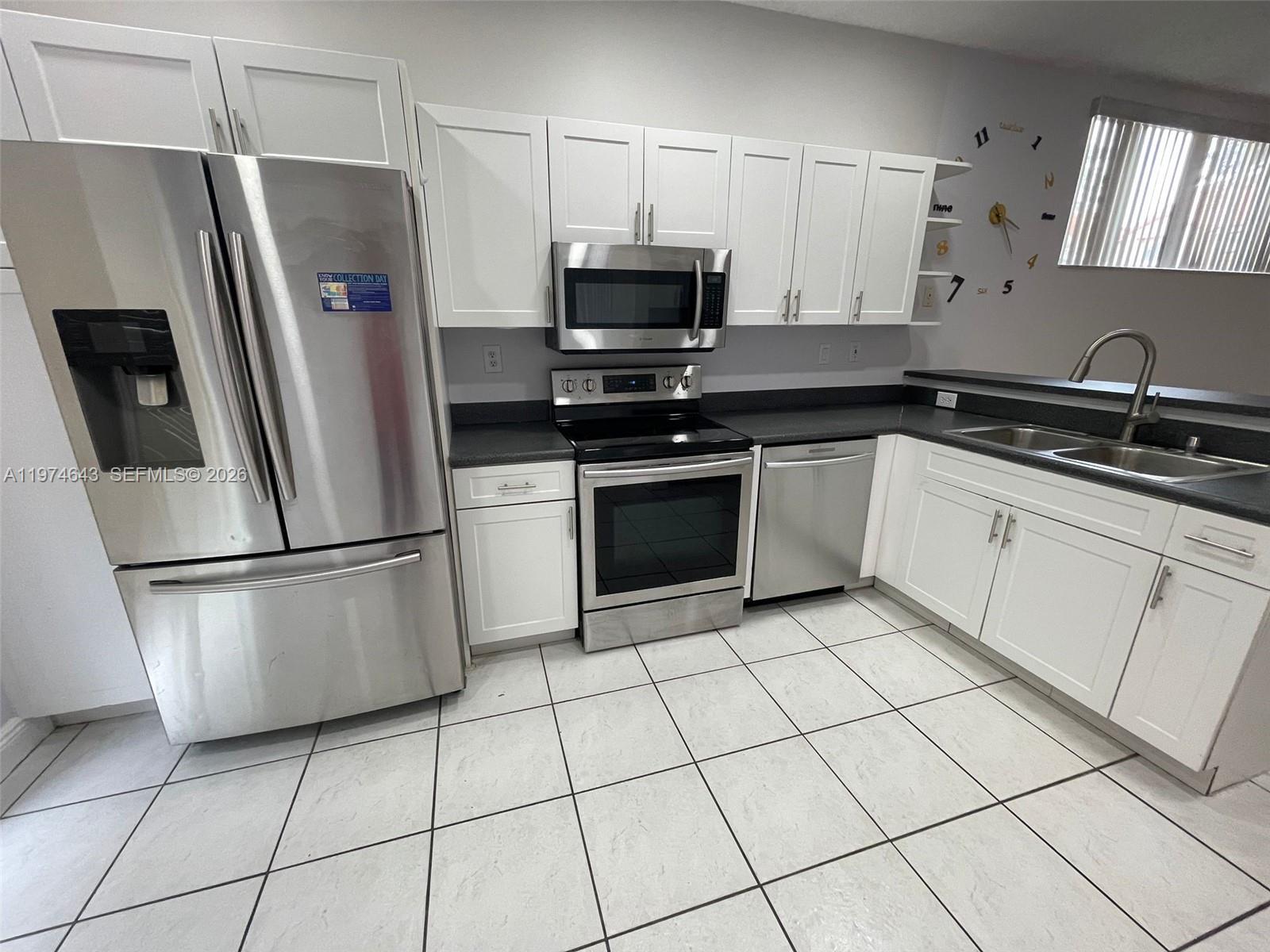 EMERALD POINTE - Residential Lease