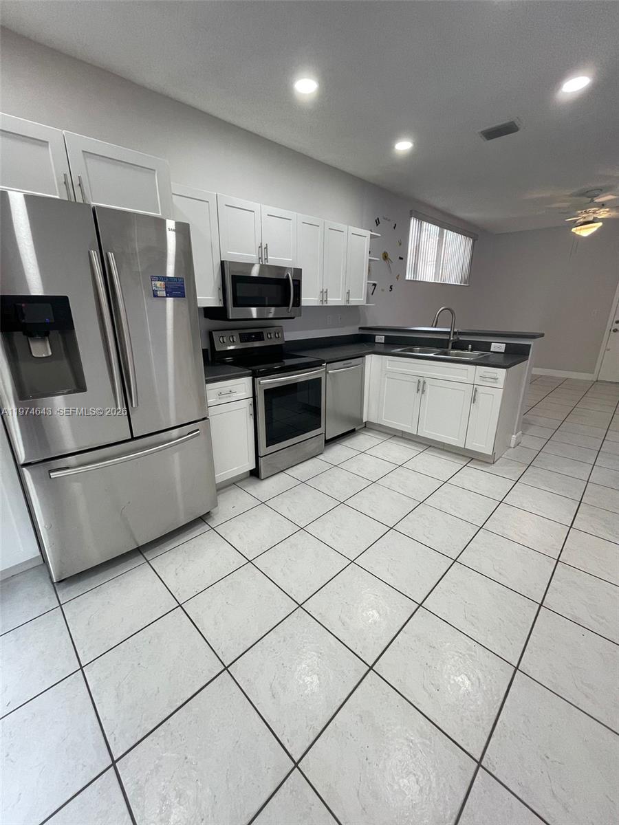 EMERALD POINTE - Residential Lease