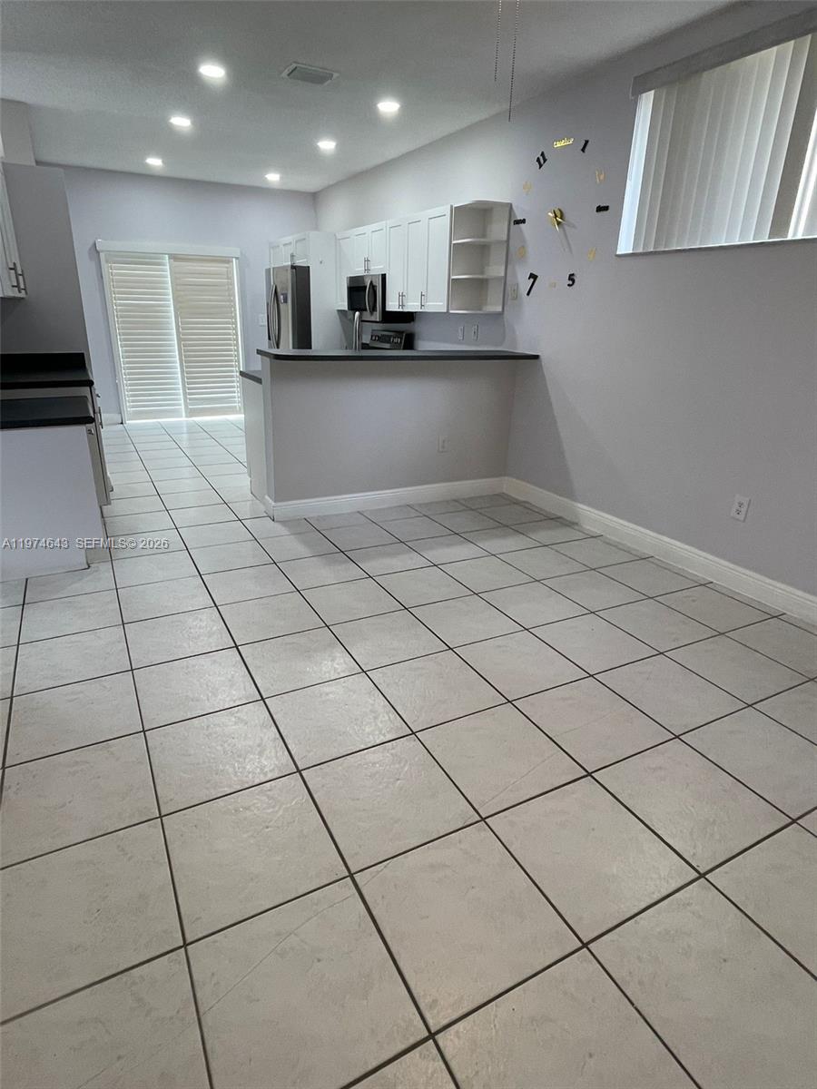 EMERALD POINTE - Residential Lease