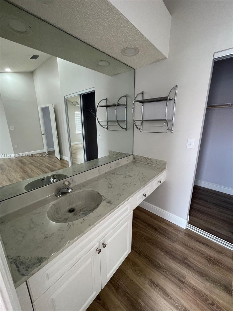 EMERALD POINTE - Residential Lease