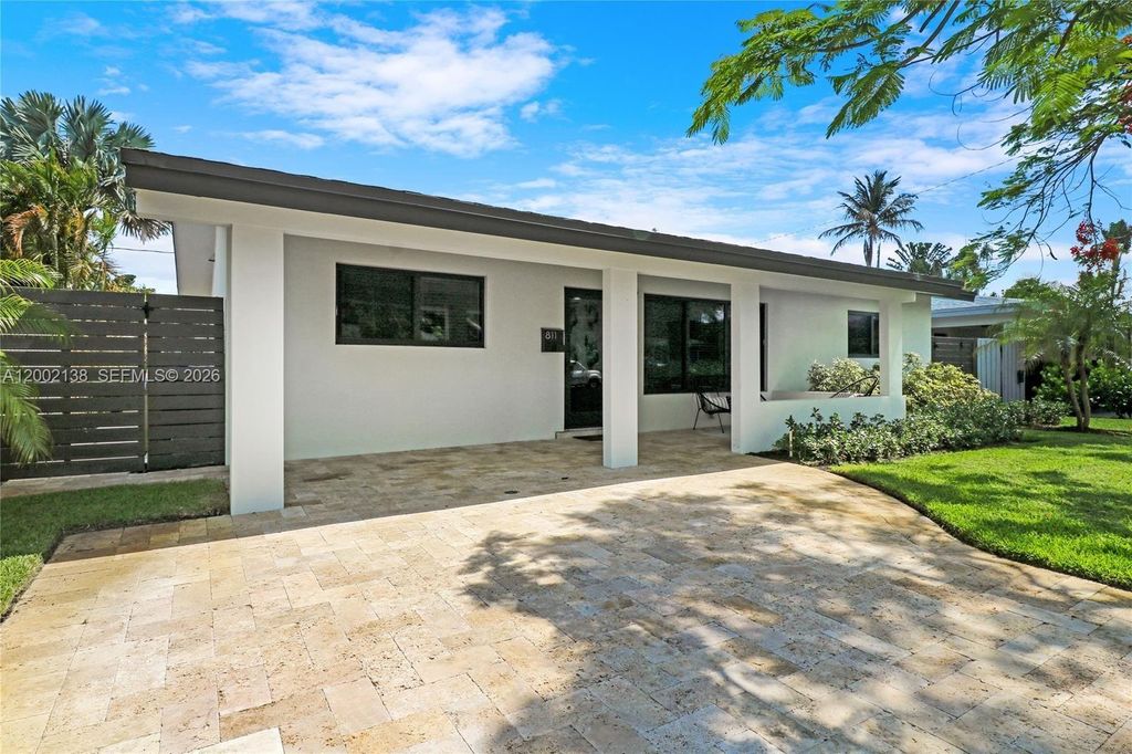 Photo of 811 NE 17th Ct, Fort Lauderdale, FL 33305 (MLS # A12002138)