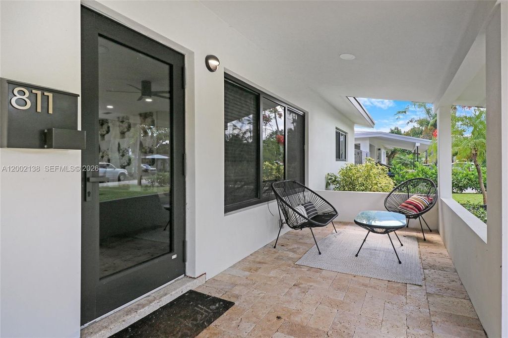 Photo of 811 NE 17th Ct, Fort Lauderdale, FL 33305 (MLS # A12002138)