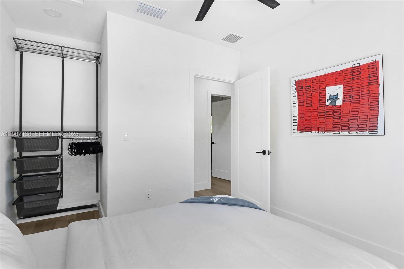 LAUDERDALE PARK 6-33 1/2 - Residential