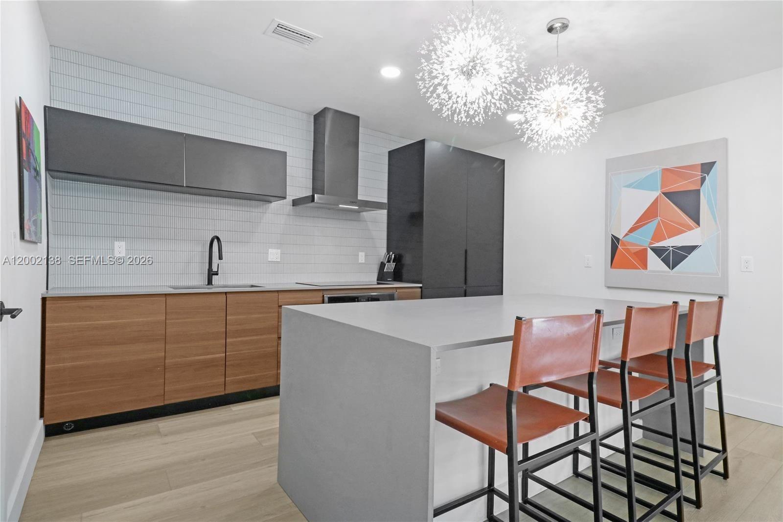 LAUDERDALE PARK 6-33 1/2 - Residential