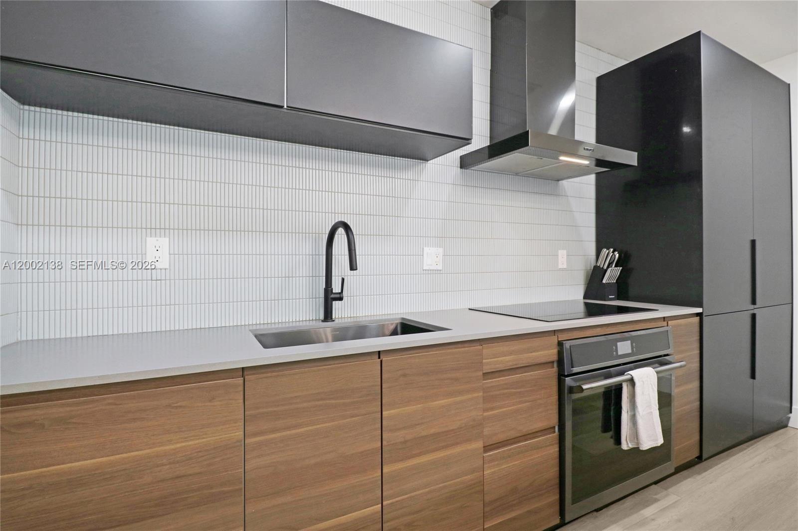 LAUDERDALE PARK 6-33 1/2 - Residential