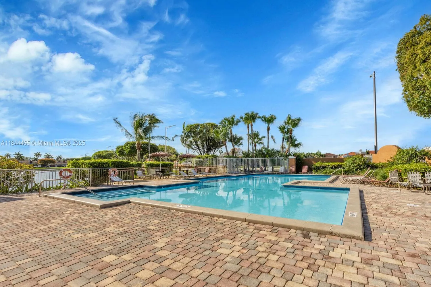 Miami, Florida 33126, United States, 3 Bedrooms Bedrooms, ,3 BathroomsBathrooms,Residential,Active,175693