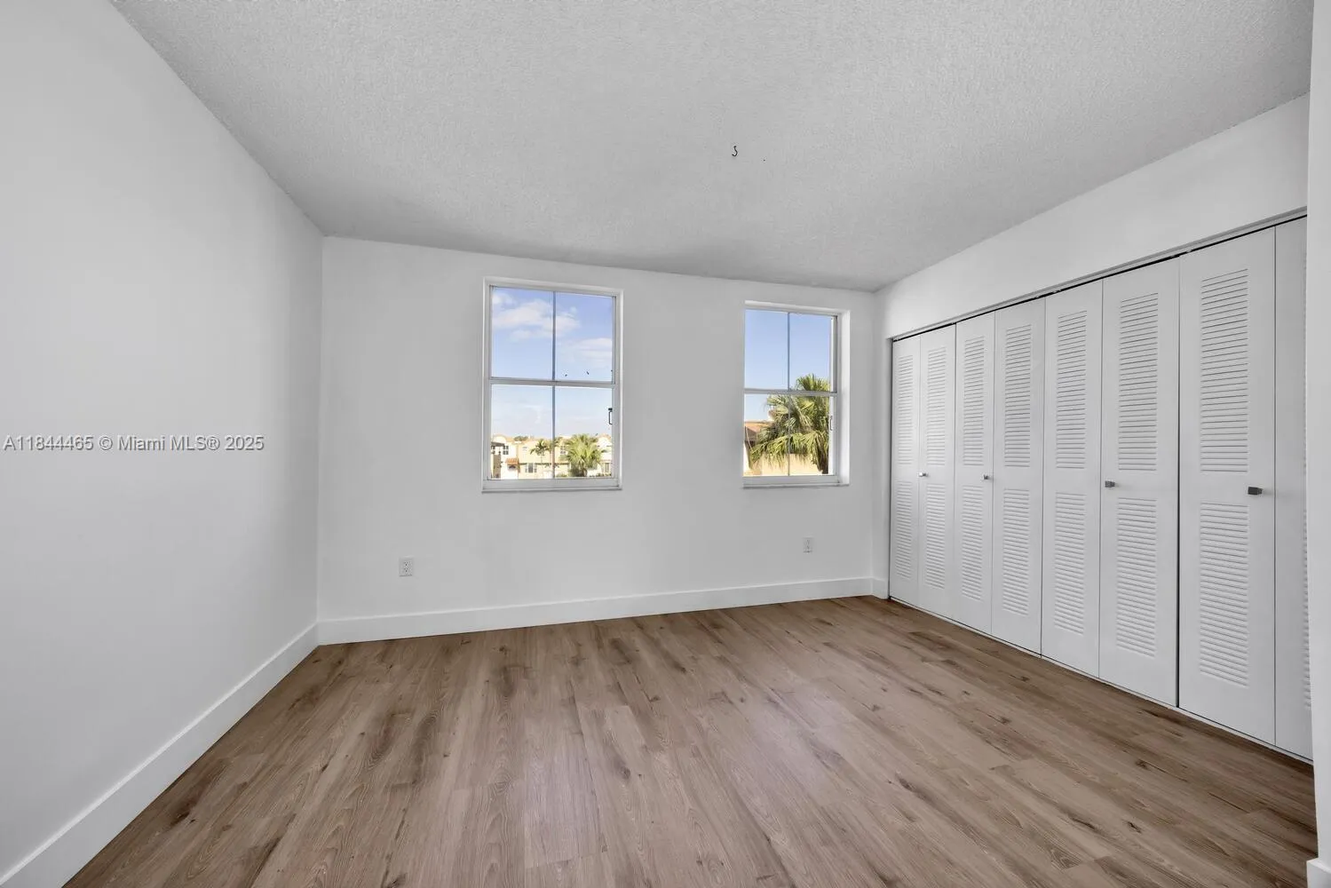 Miami, Florida 33126, United States, 3 Bedrooms Bedrooms, ,3 BathroomsBathrooms,Residential,Active,175693