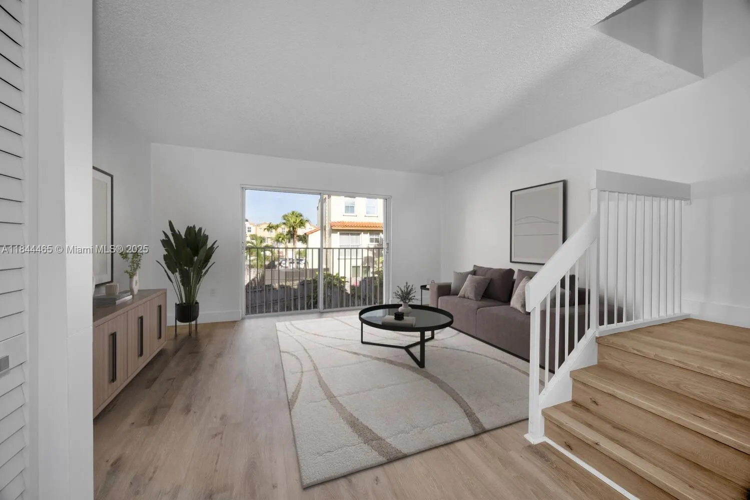 Miami, Florida 33126, United States, 3 Bedrooms Bedrooms, ,3 BathroomsBathrooms,Residential,Active,175693